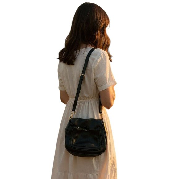 Marc Jacobs Leather Crossbody Purse - Black - Like New - Picture 2 of 5